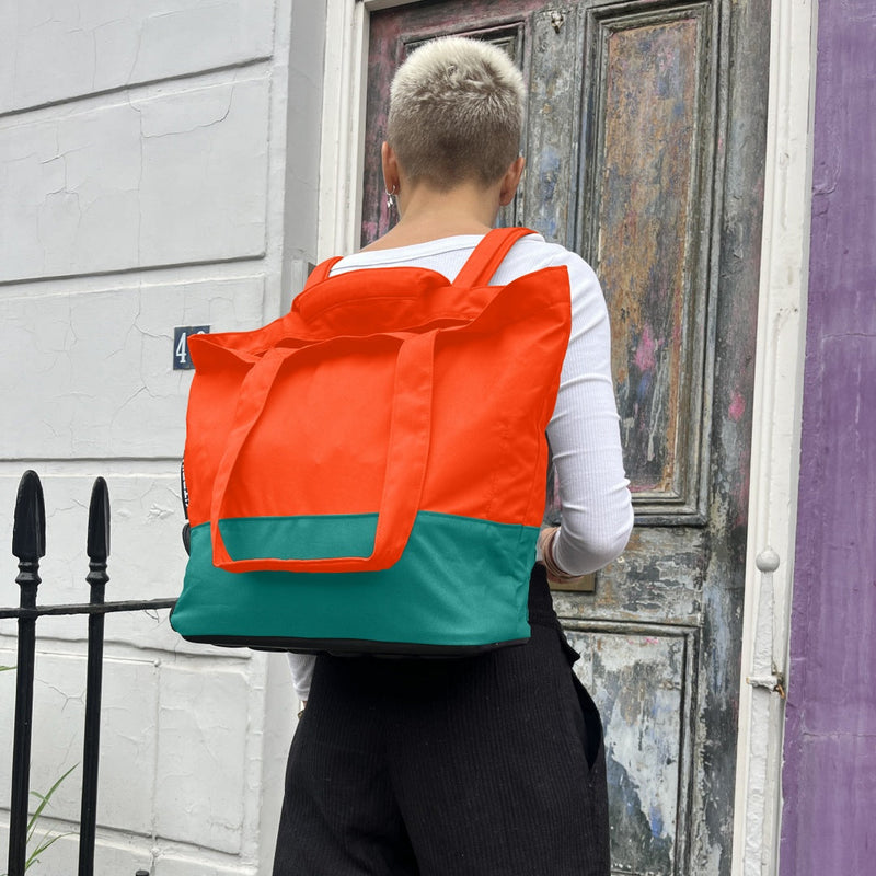 Sighting shoulder tote bag
